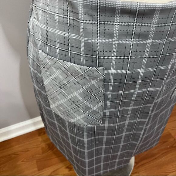 Gray Pin Stripe Check Front Pocket Skirt - 22/24W‎ - Picture 7 of 13